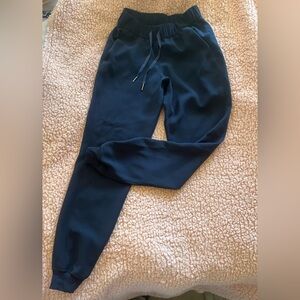 Navy blue lululemon joggers.